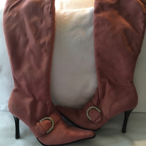 Amanda Smith’s Super soft tall pink suede fashion boots. New, never worn, no box - Picture 3 of 7